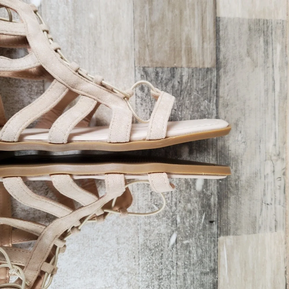 GC Shoes Alma Womens Gladiator Sandal Sz 8 Beige Suede Comfort Open & Square Toe